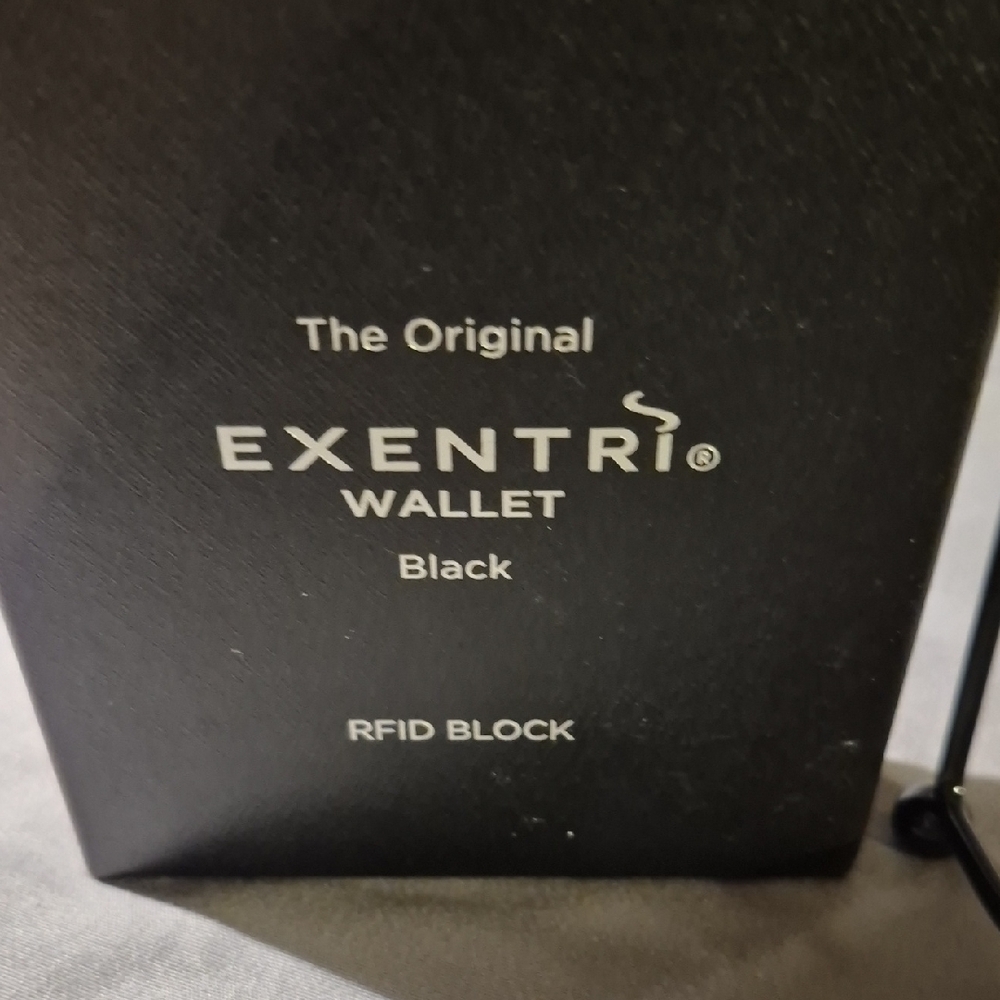 Black Wallet for Men - Picture 2 of 3
